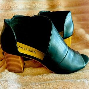 Black cut out side heels